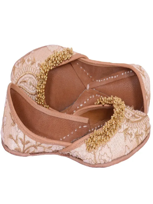 Ghungroo Love - Light Beige Ambi Floral Juttis