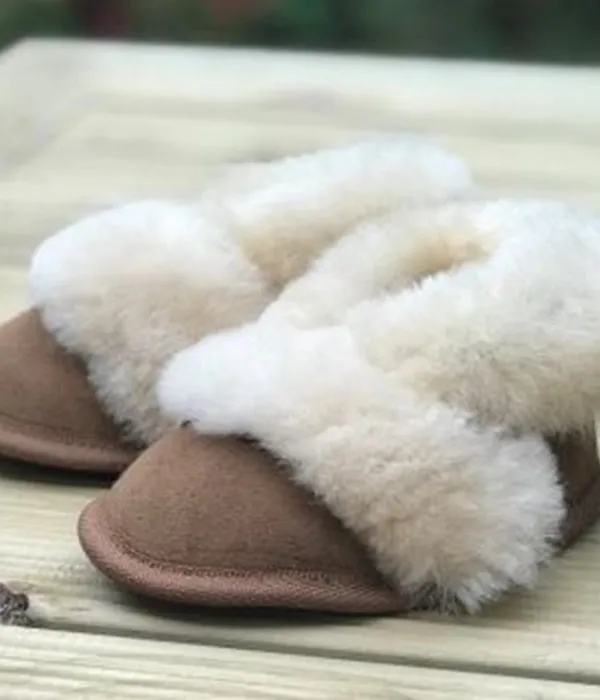 Snowberry Kid's Sheepskin Slippers (Caramel)